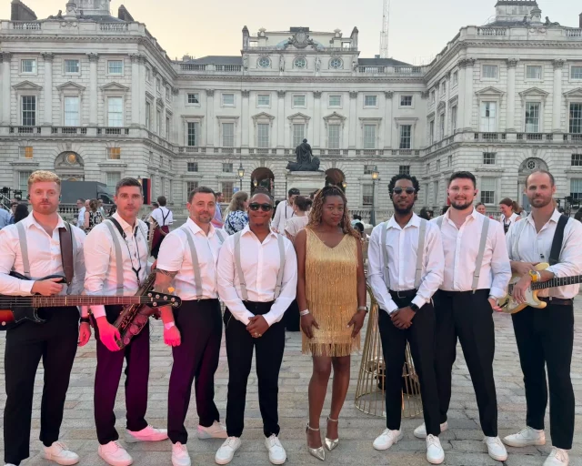 Back at the stunning Somerset House for a corporate summer party. The heat won’t stop us 😅🙌🏼

@somersethouse_venuehire 

#showbandlondon 
#partybandlondon 
#somersethouse 
#corporateentertainment 
#summerparty
